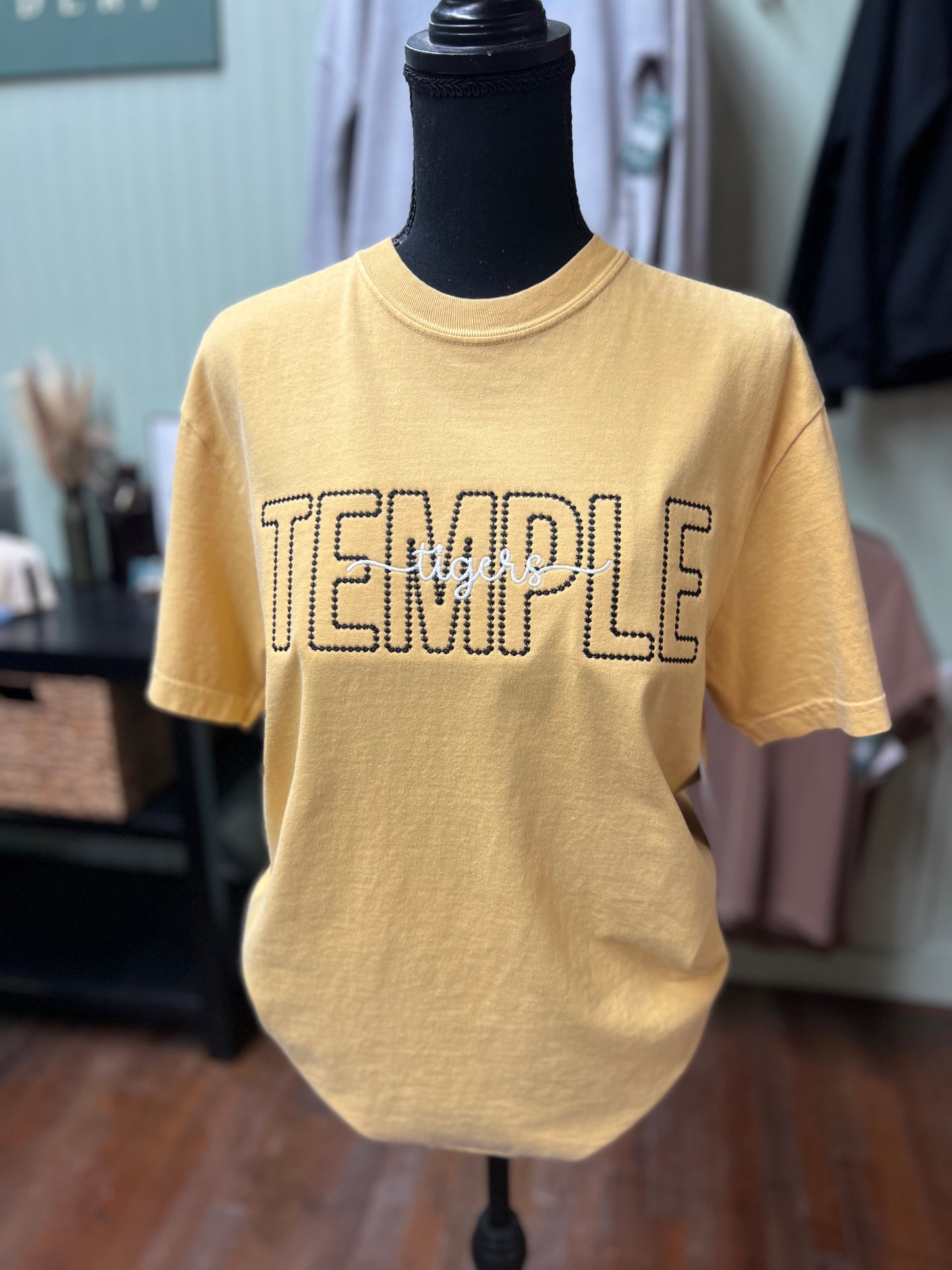 Custom Mascot Candlewick + Lovelace Font